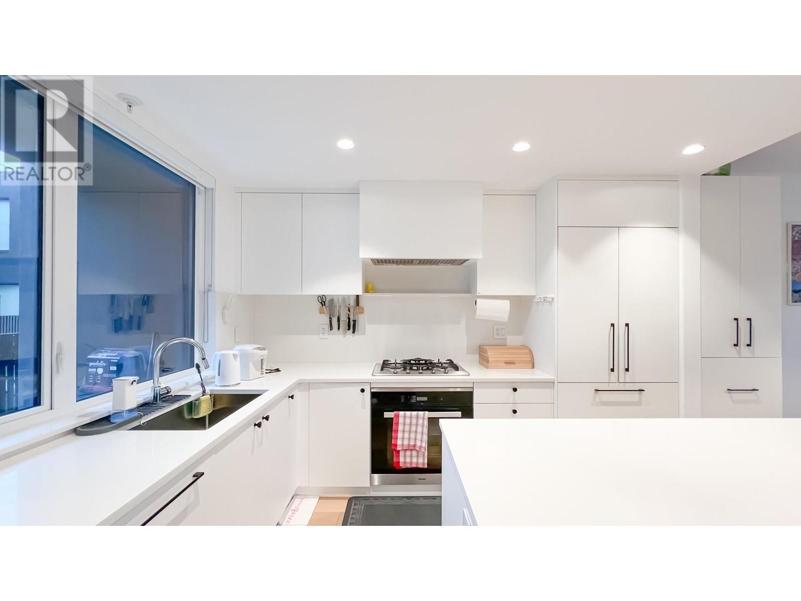 Property at 234 92 W KING EDWARD AVENUE image 3