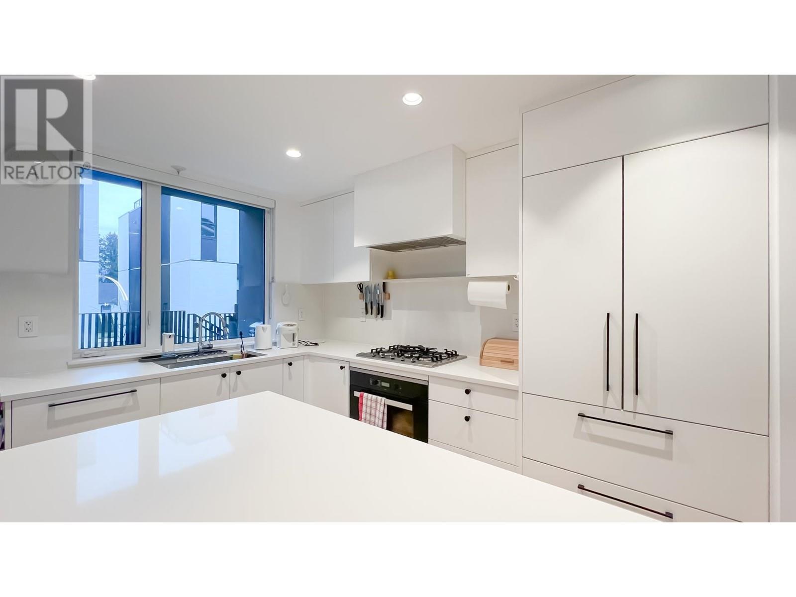 Property at 234 92 W KING EDWARD AVENUE image 2