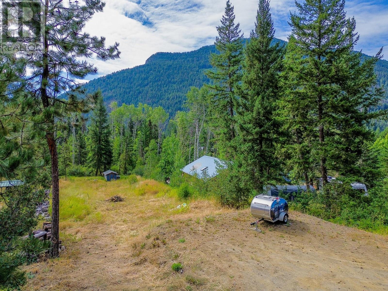 2476 Ojibway Road, Kamloops, British Columbia   - Photo 4 - 180535