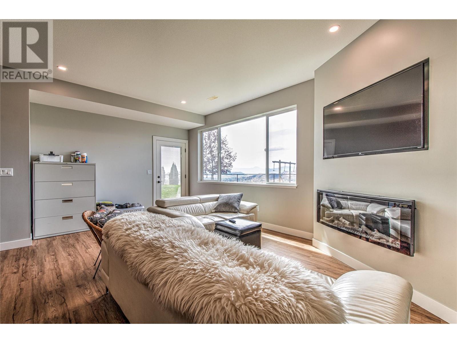 6670 Blackcomb Way Vernon