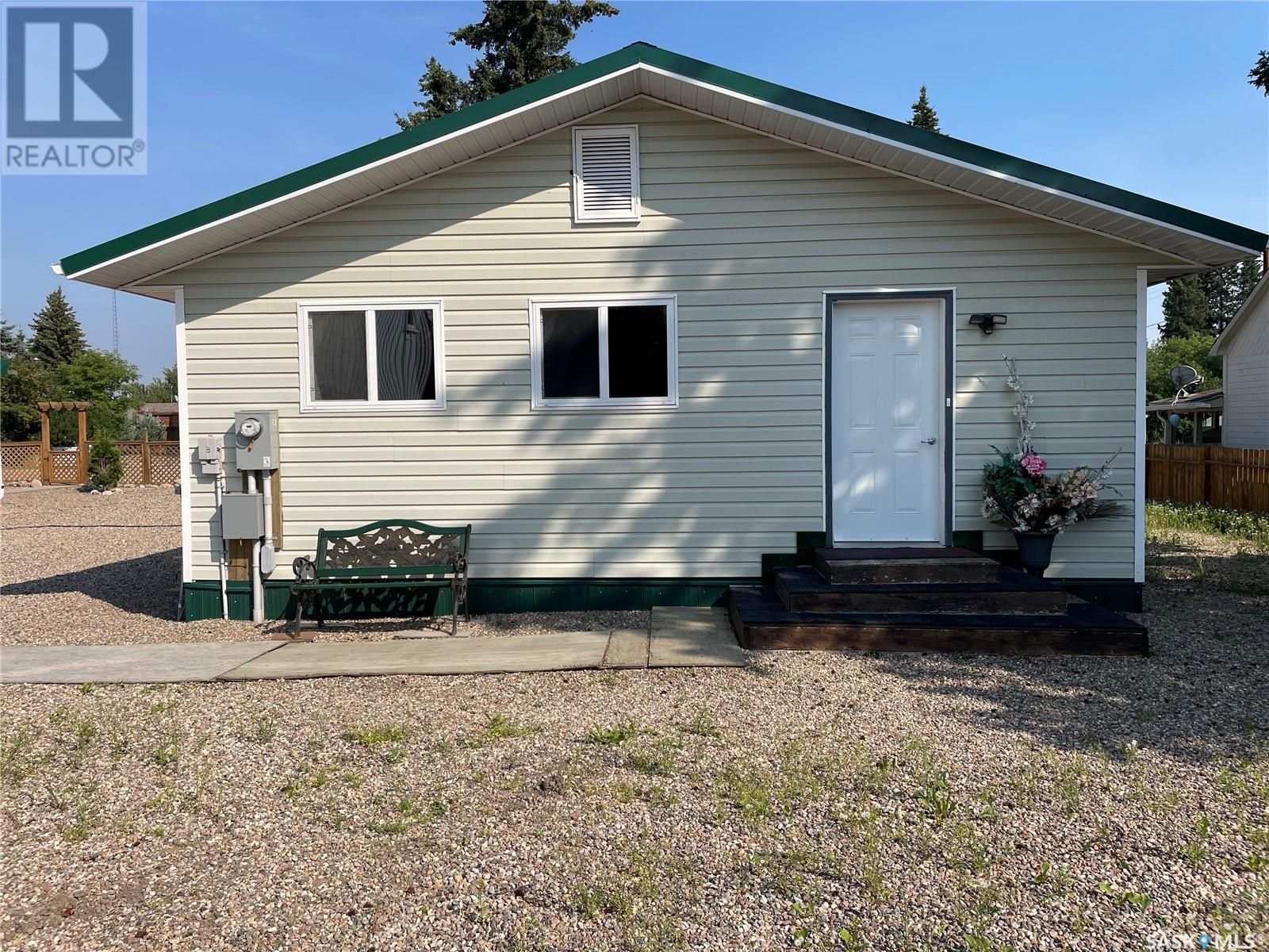 505 2nd Avenue N, Loon Lake, Saskatchewan  S0M 1L0 - Photo 26 - SK980637