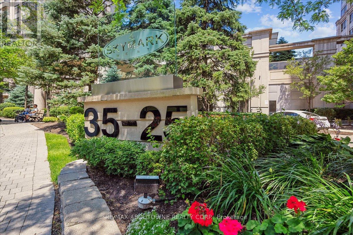 2104 - 35 Kingsbridge Garden Circle, Mississauga (Hurontario), Ontario  L5R 3Z5 - Photo 3 - W9268265