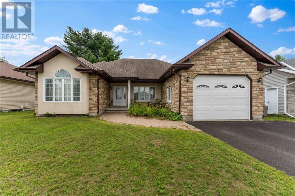 2061 SANDSTONE CRESCENT Petawawa