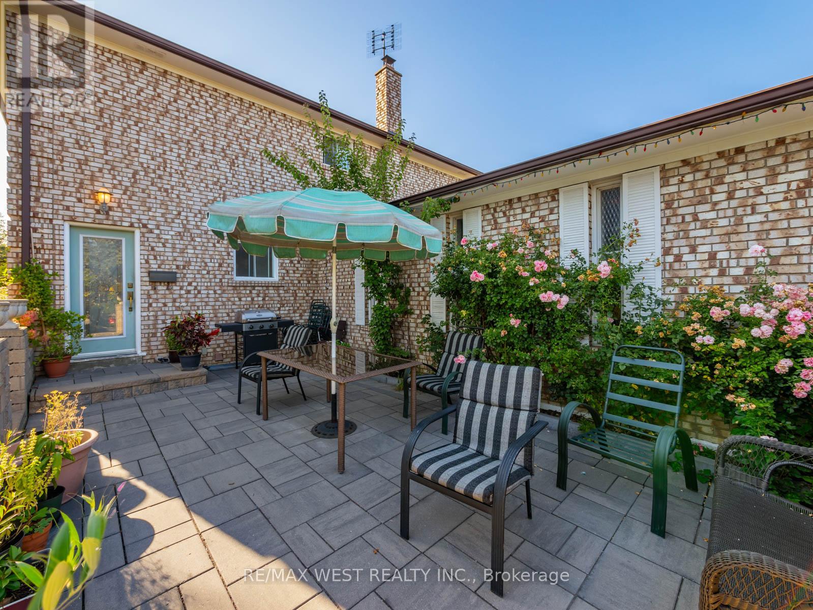 Property at 96 WIGWOSS DRIVE S image 2