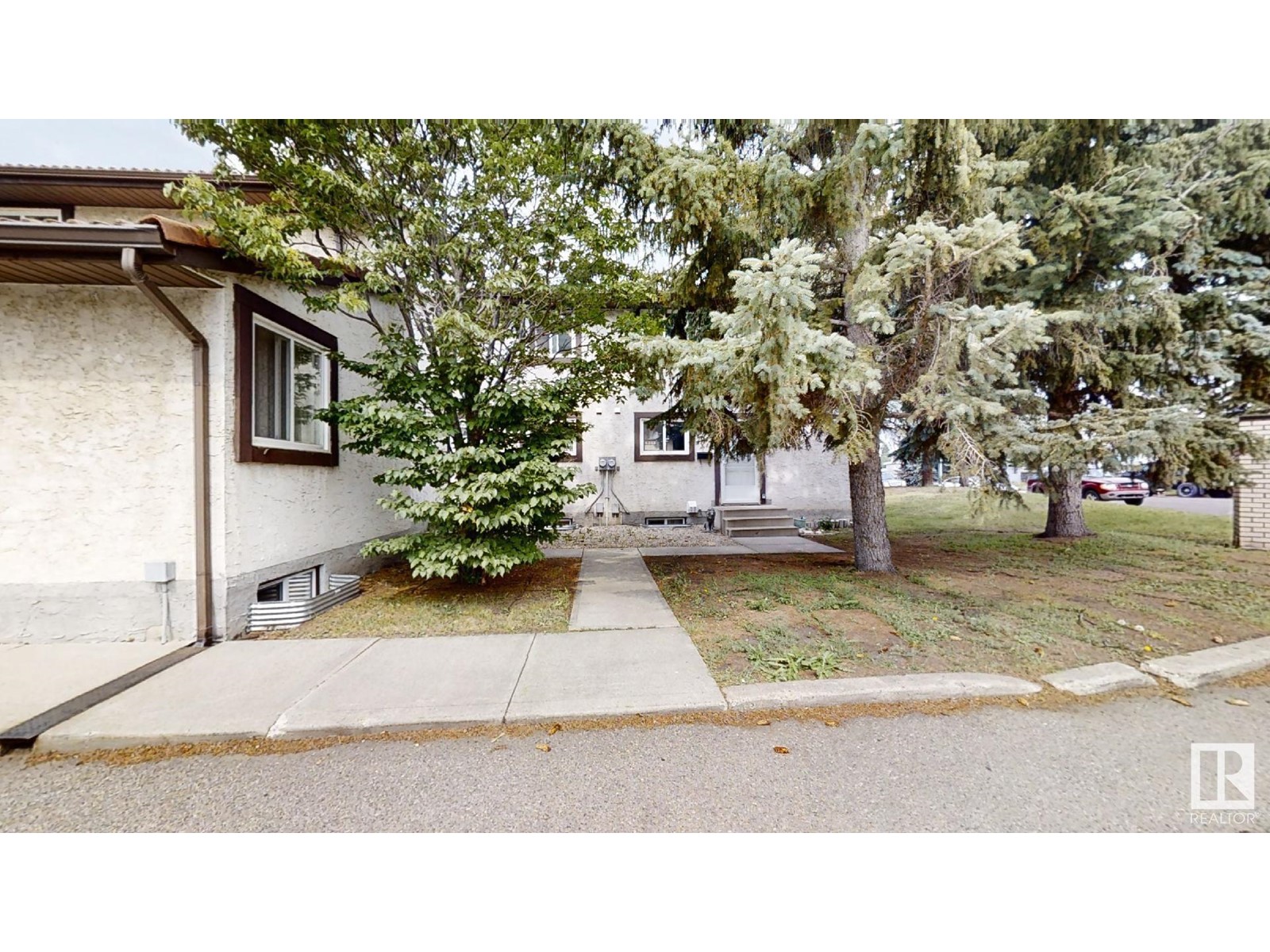 2940 36 St Nw, Edmonton, Alberta  T6L 5H4 - Photo 3 - E4403543