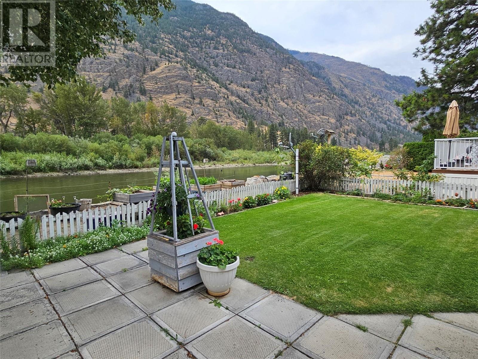 3455 Highway 3 Unit# 11 Keremeos