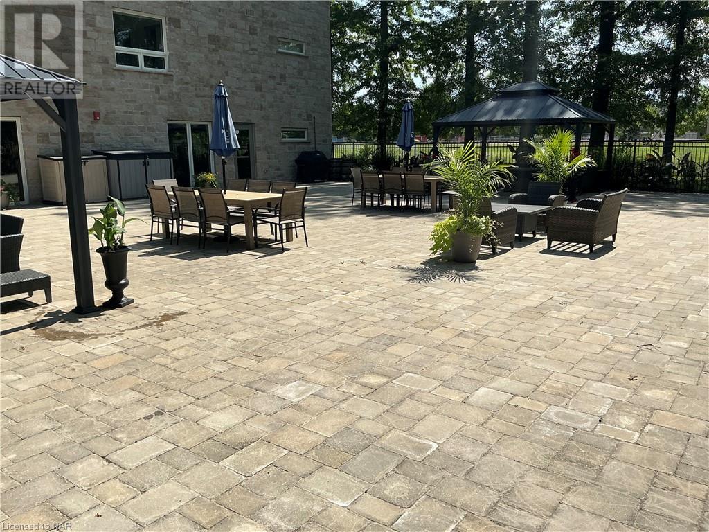 105 Vansickle Road Road, St. Catharines, Ontario  L2S 0G4 - Photo 29 - 40636732