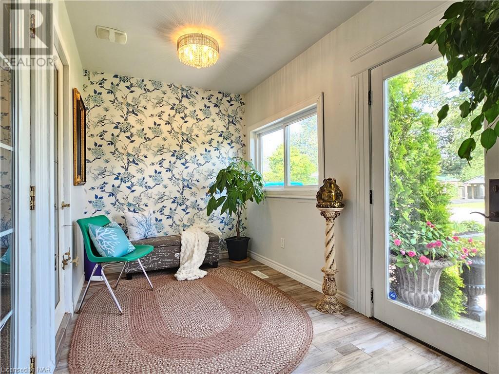 381 Washington Road, Fort Erie, Ontario  L2A 4K5 - Photo 2 - 40636813