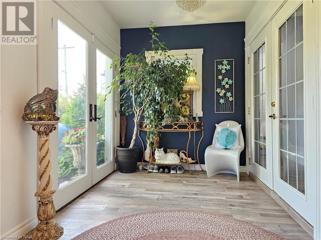 381 Washington Road, Fort Erie, Ontario  L2A 4K5 - Photo 3 - 40636813