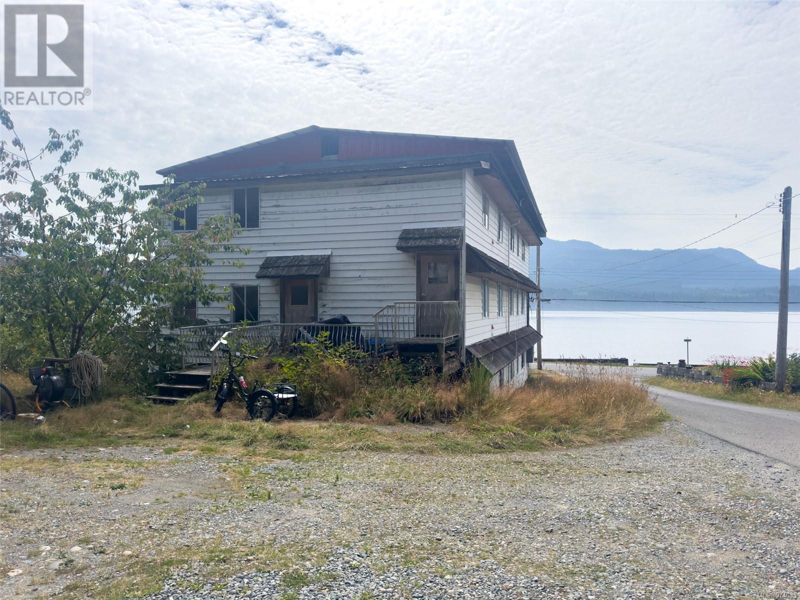 601 Fir St, Alert Bay, British Columbia  V0N 1A0 - Photo 5 - 974035