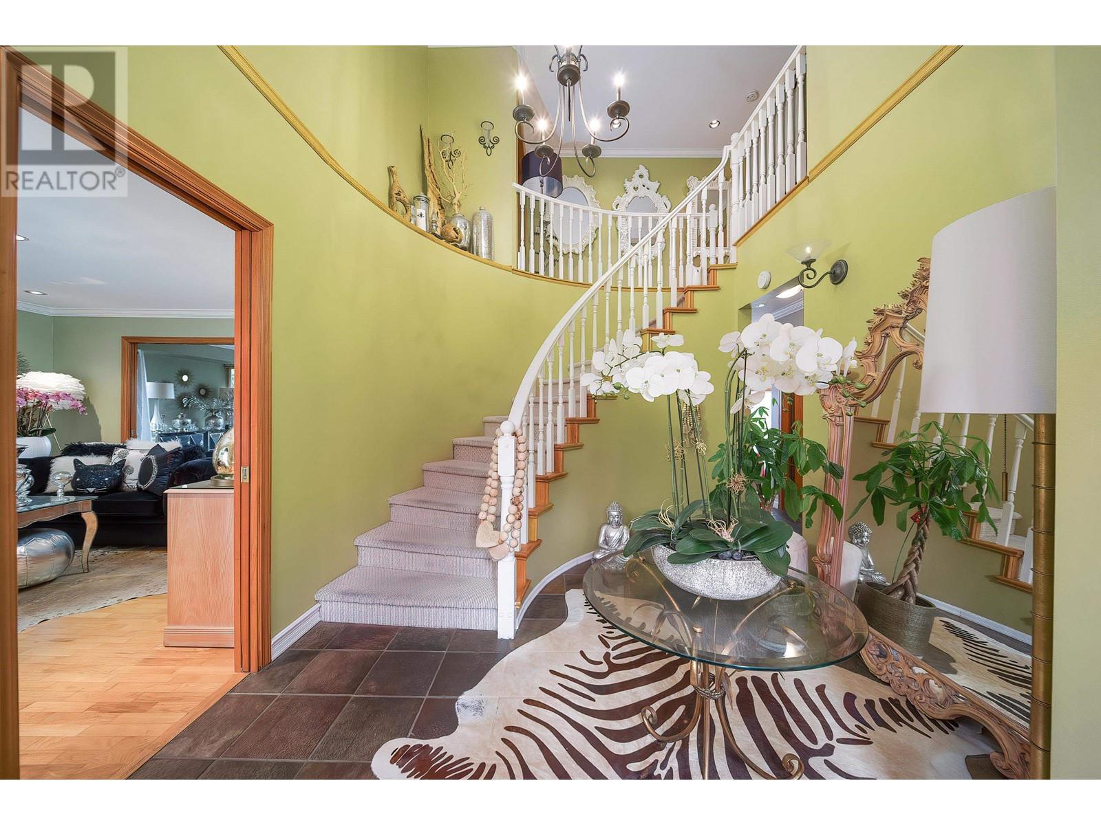 Property at 5343 MONTE BRE CRESCENT image 3
