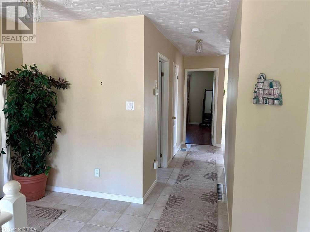 201 Grand Street, Brantford, Ontario  N3R 4C2 - Photo 4 - 40635992