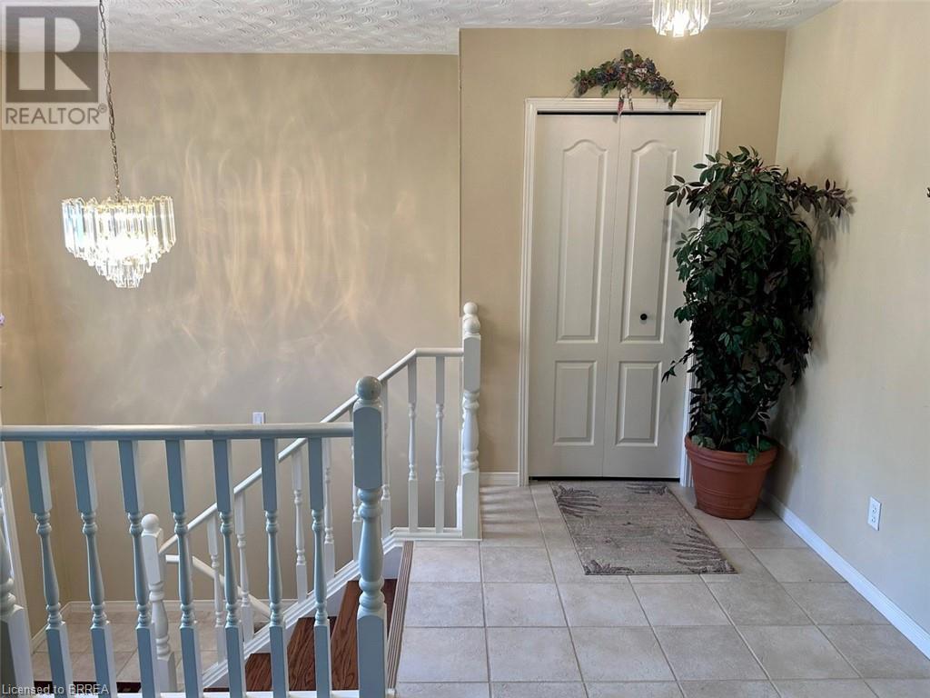 201 Grand Street, Brantford, Ontario  N3R 4C2 - Photo 3 - 40635992