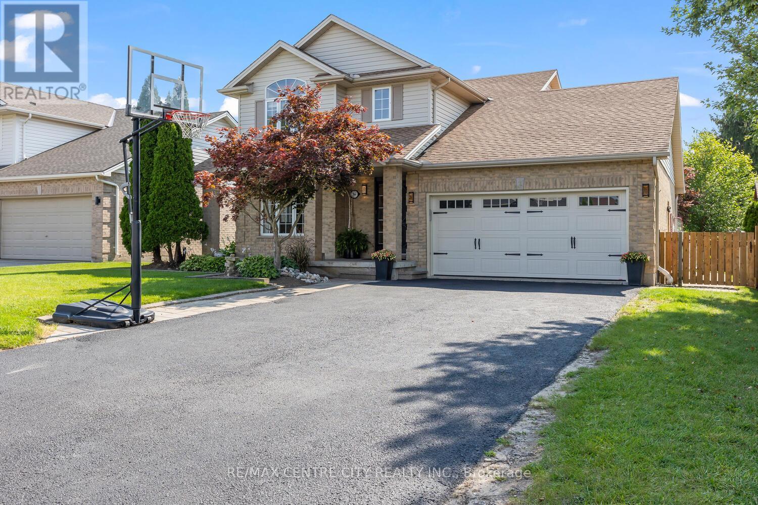 56 Mapleridge Crescent, Thames Centre (Dorchester), Ontario  N0L 1G3 - Photo 2 - X9269092