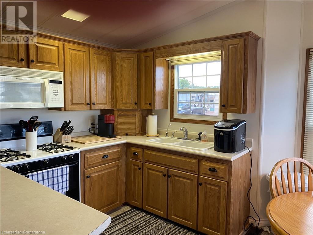 92 Clubhouse Road Unit# 37, Turkey Point, Ontario  N0E 1T0 - Photo 5 - 40562378