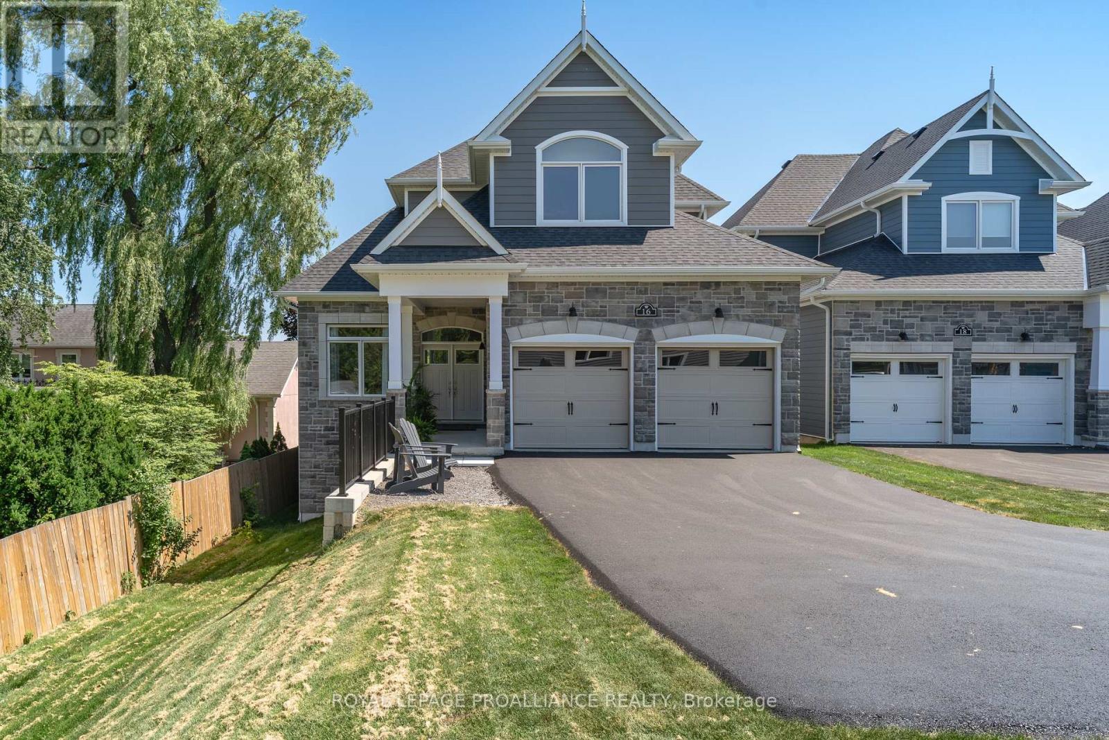 16 TWELVE TREES COURT Prince Edward County (Wellington)