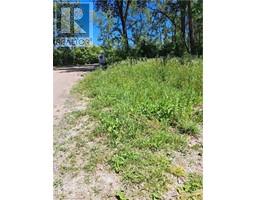 570, 571 HARRINGTON Road, lasalle, Ontario