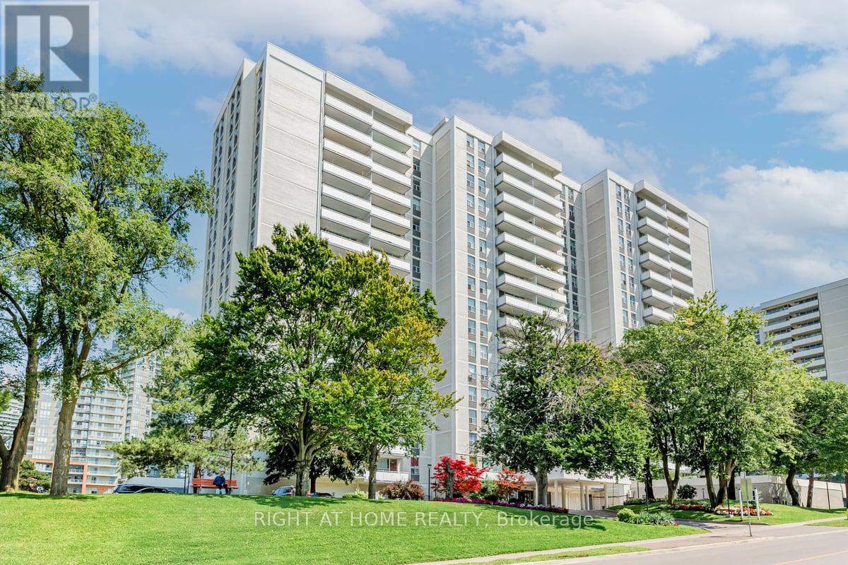 903 - 10 Parkway Forest Drive, Toronto (Henry Farm), Ontario  M2J 1L3 - Photo 1 - C9269432