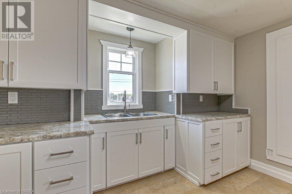 233 James Street, Delhi, Ontario N4B 2A9 - Photo 5 - 40630235