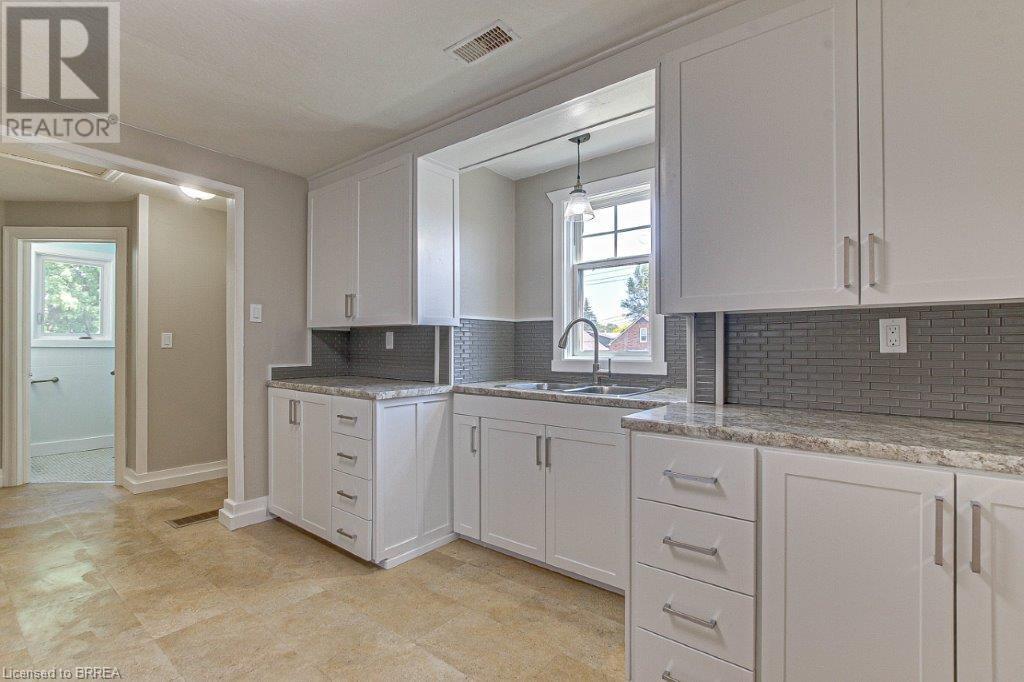 233 James Street, Delhi, Ontario N4B 2A9 - Photo 6 - 40630235