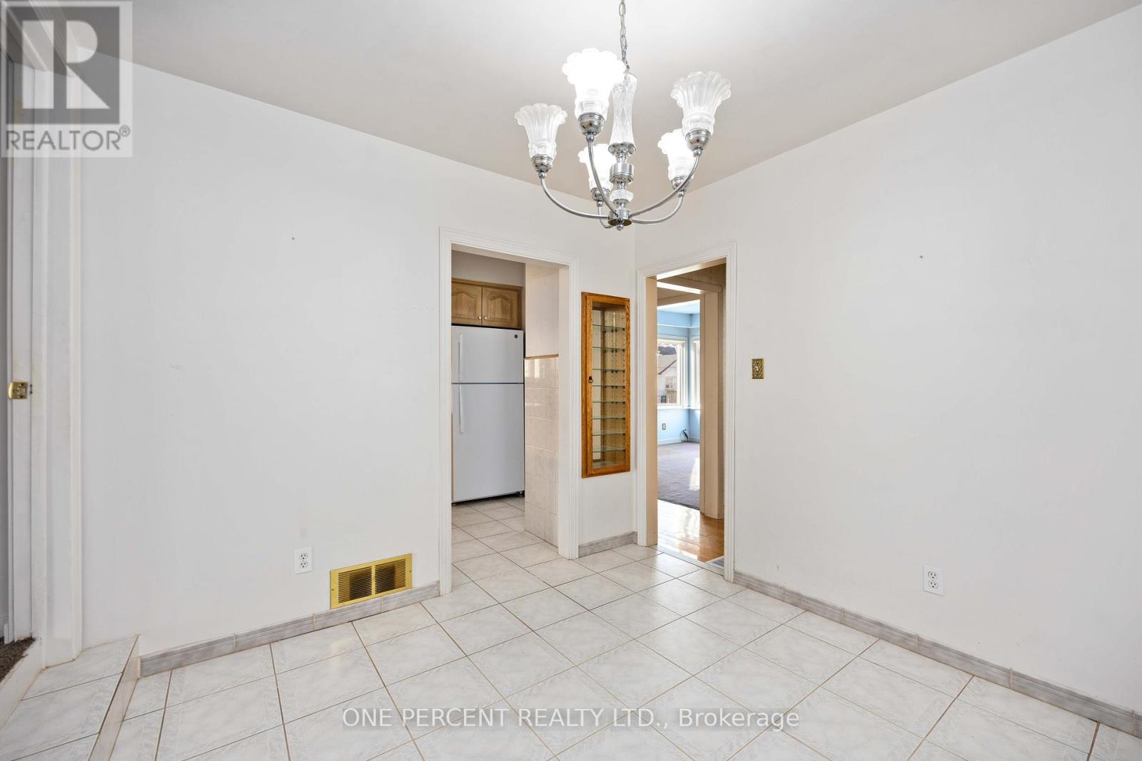 45 Commonwealth Avenue, Toronto (Kennedy Park), Ontario  M1K 4K1 - Photo 12 - E9269533