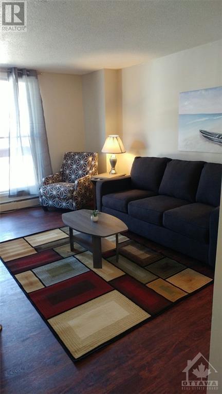 204 Bruyere Street EOttawa, Ontario  K1N 5E3 - Photo 3 - X9517645