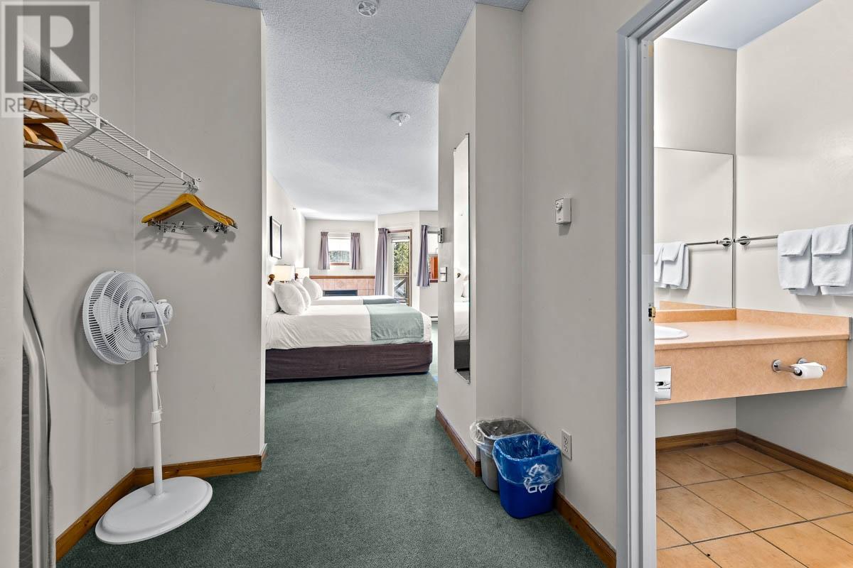 421-3160 Creekside Way, Sun Peaks, British Columbia  V0E 5N0 - Photo 2 - 180548