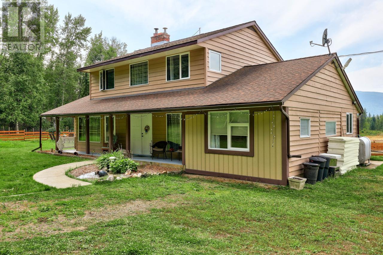 4853 Clearwater Valley Rd, Clearwater, British Columbia  V0E 1N1 - Photo 2 - 180546