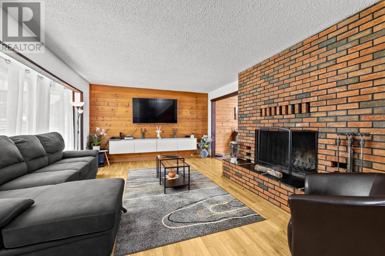 4853 Clearwater Valley Rd, Clearwater, British Columbia  V0E 1N1 - Photo 4 - 180546