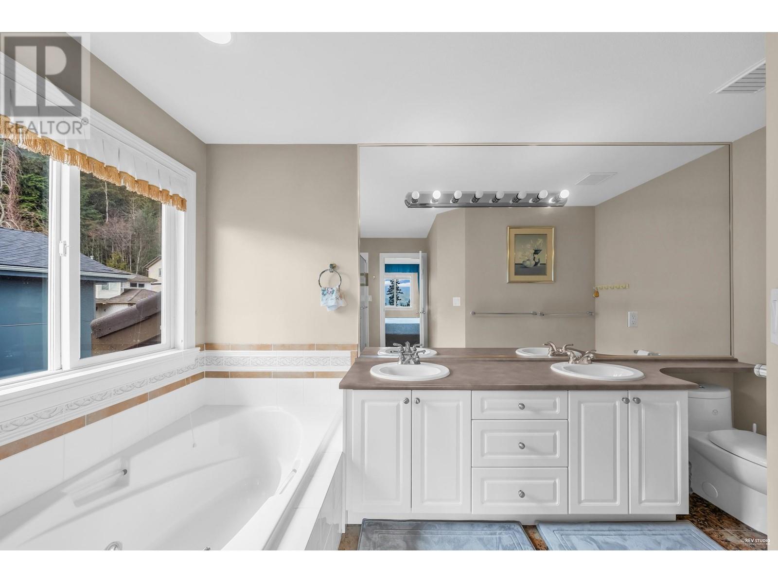3010 Maplewood Court, Coquitlam, British Columbia  V3E 3P3 - Photo 28 - R2918162