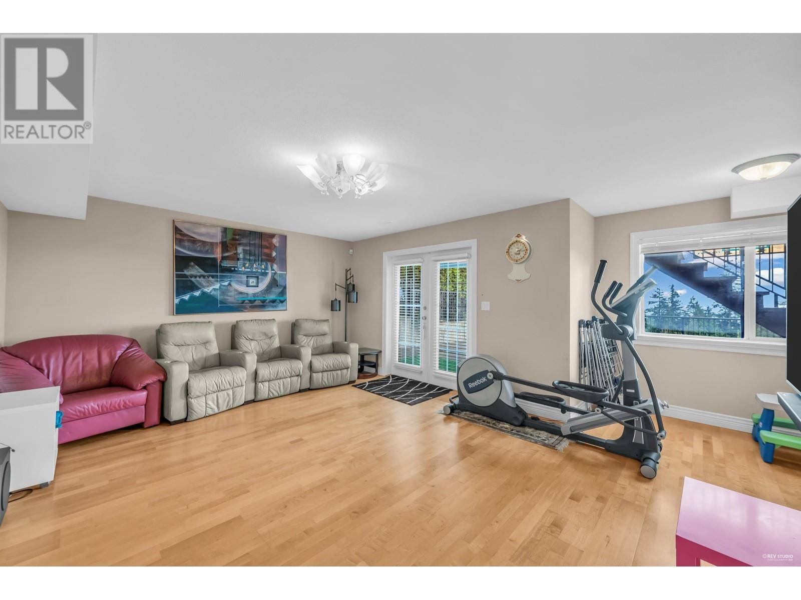 3010 Maplewood Court, Coquitlam, British Columbia  V3E 3P3 - Photo 34 - R2918162