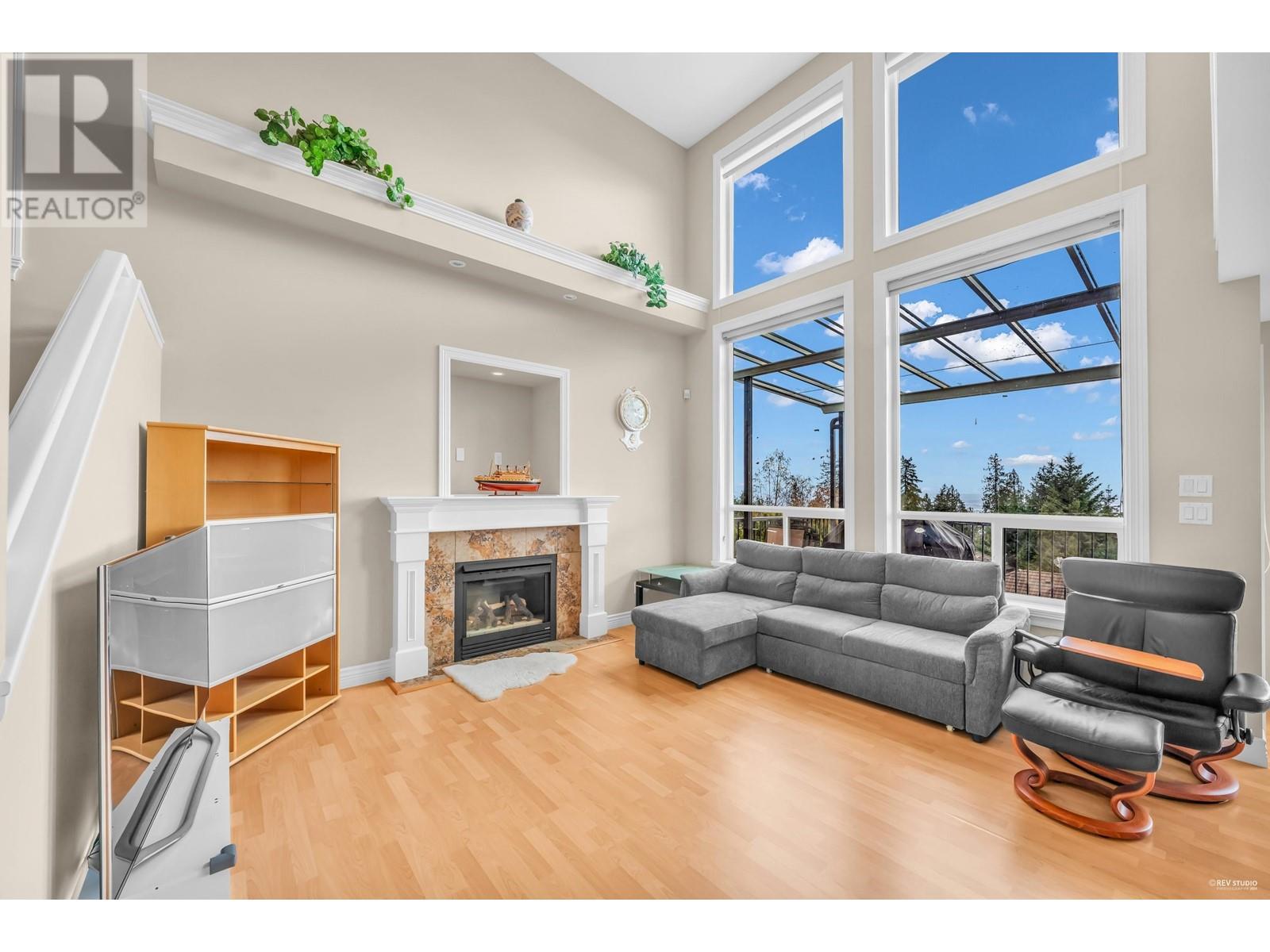 3010 Maplewood Court, Coquitlam, British Columbia  V3E 3P3 - Photo 8 - R2918162