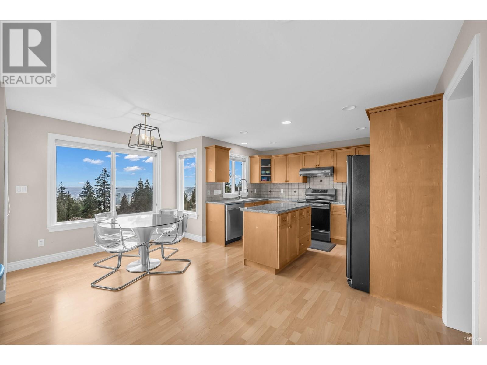 3010 Maplewood Court, Coquitlam, British Columbia  V3E 3P3 - Photo 9 - R2918162