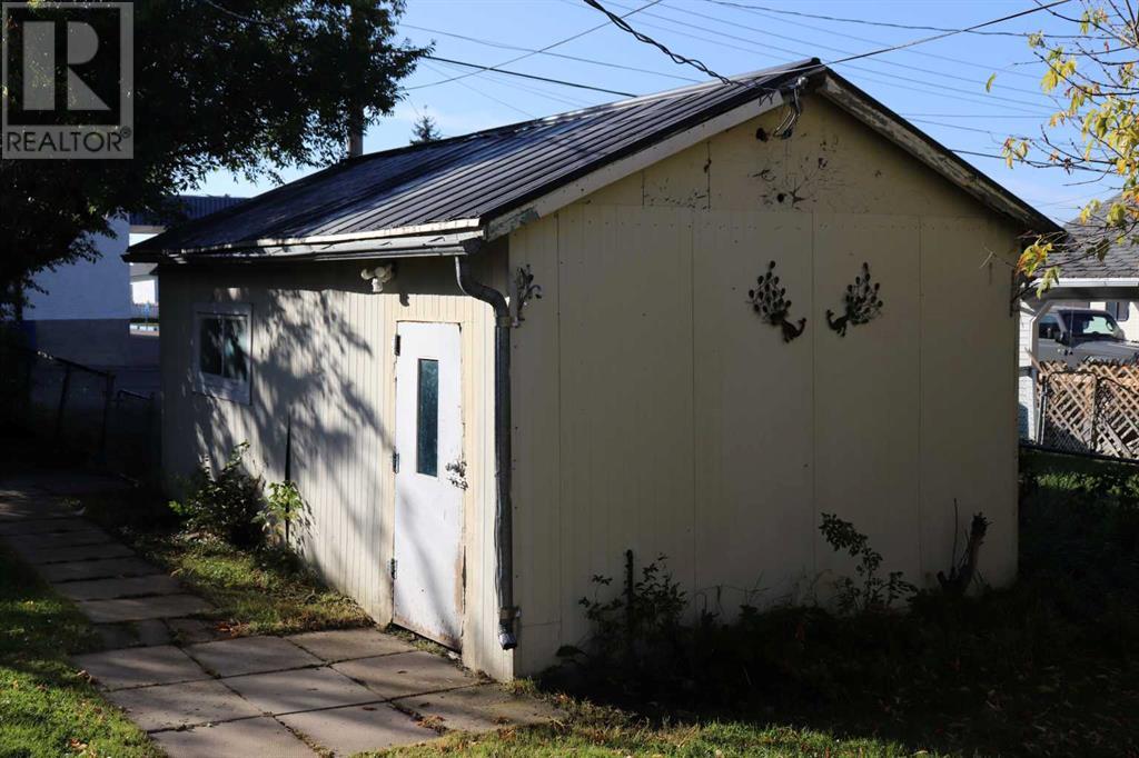 Property at 5021 6 Avenue image 4