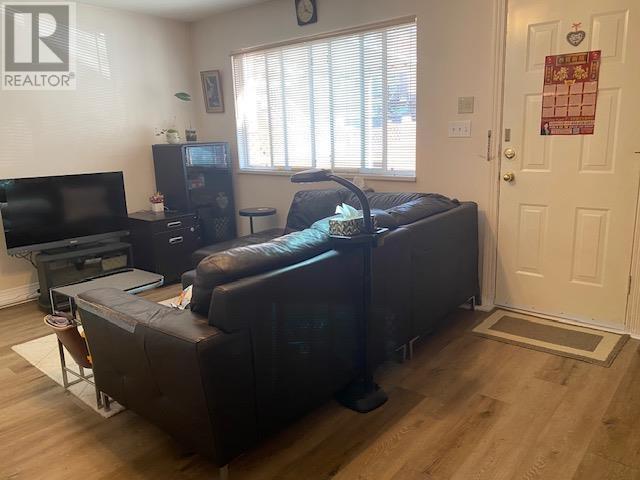 Listing Picture 10 of 20 : 3754 ELMWOOD STREET, Burnaby / 本拿比 - 魯藝地產 Yvonne Lu Group - MLS Medallion Club Member