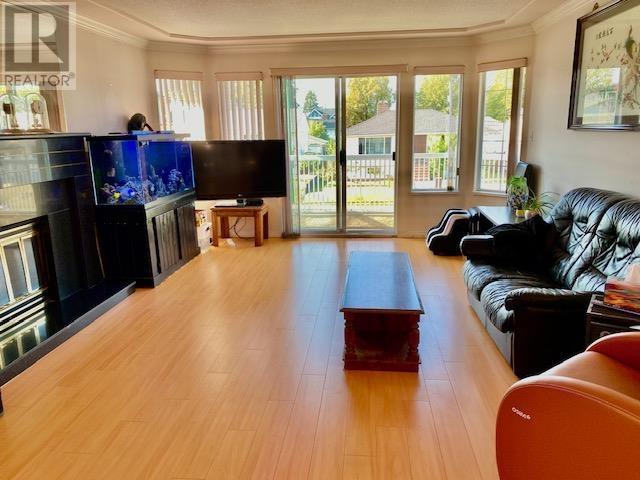 Listing Picture 4 of 20 : 3754 ELMWOOD STREET, Burnaby / 本拿比 - 魯藝地產 Yvonne Lu Group - MLS Medallion Club Member