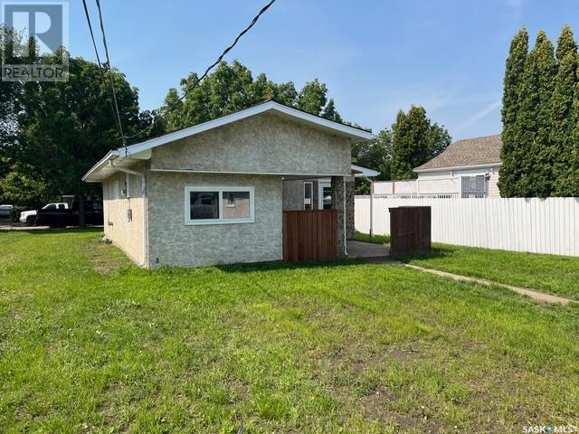 652 102nd Street, North Battleford, Saskatchewan  S9A 1E1 - Photo 29 - SK981712