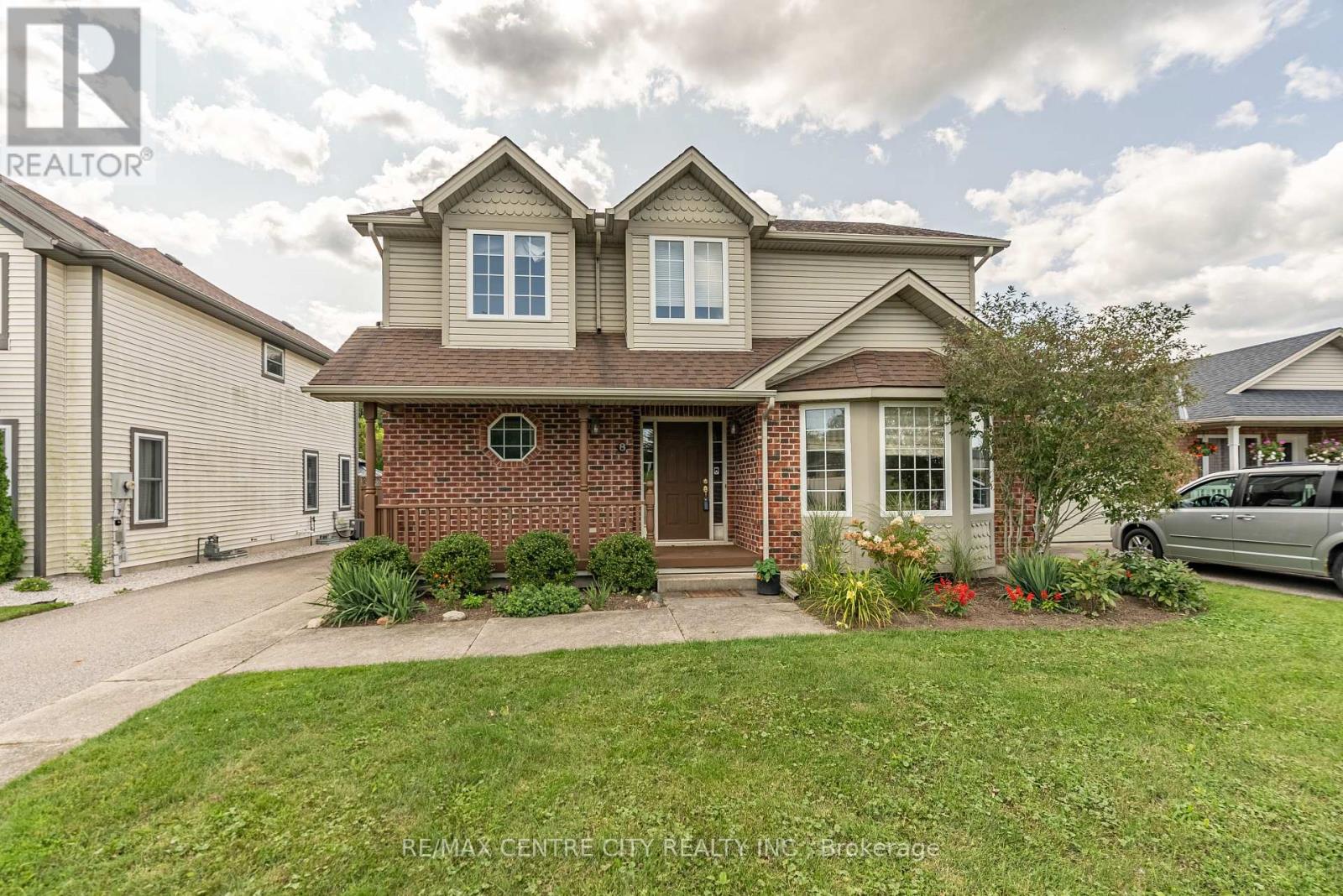 8 COTTONWOOD BOULEVARD, Aylmer, Ontario