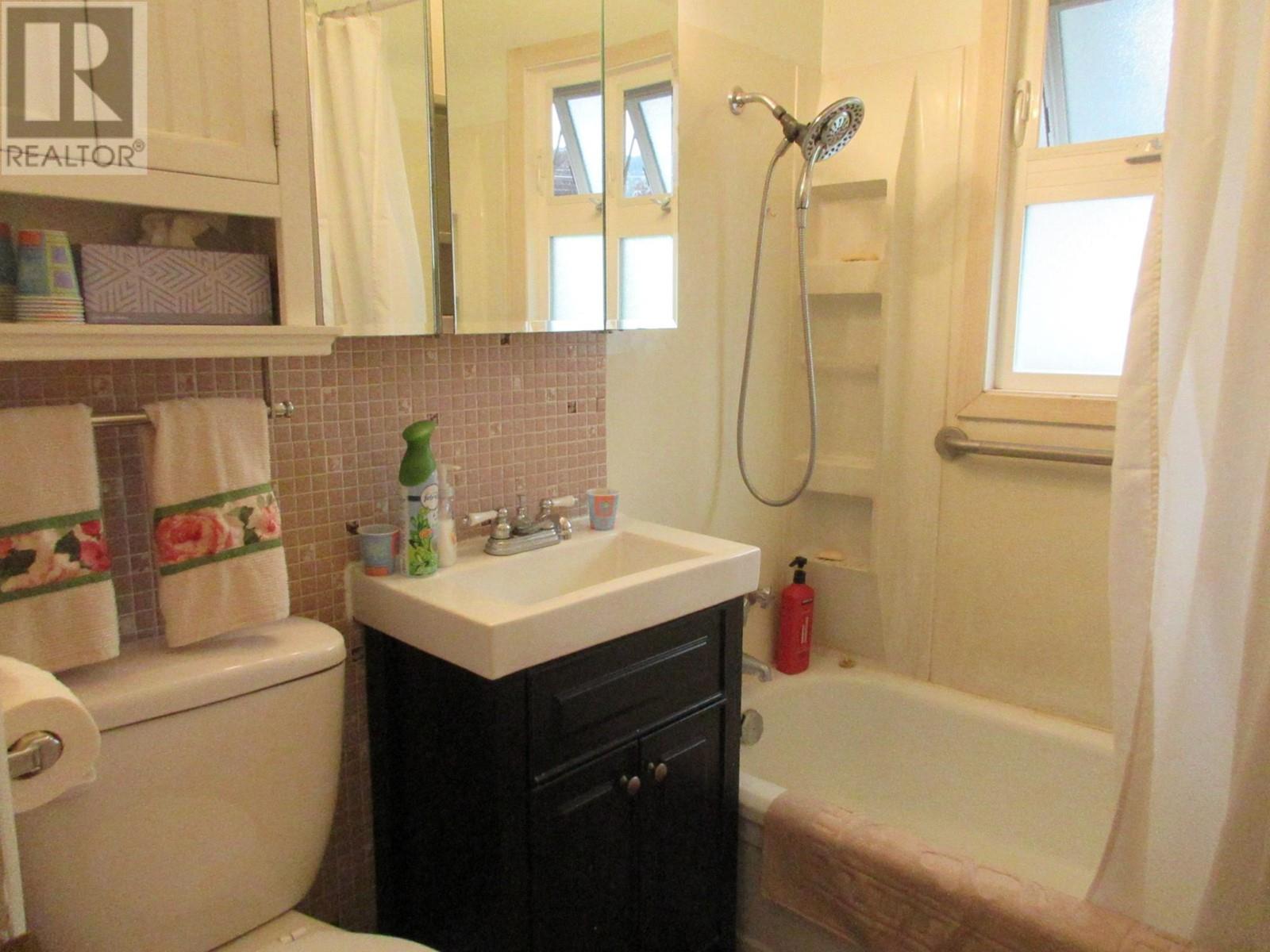 2025 Chapman Street, Merritt, British Columbia  V1K 1B8 - Photo 7 - 180553