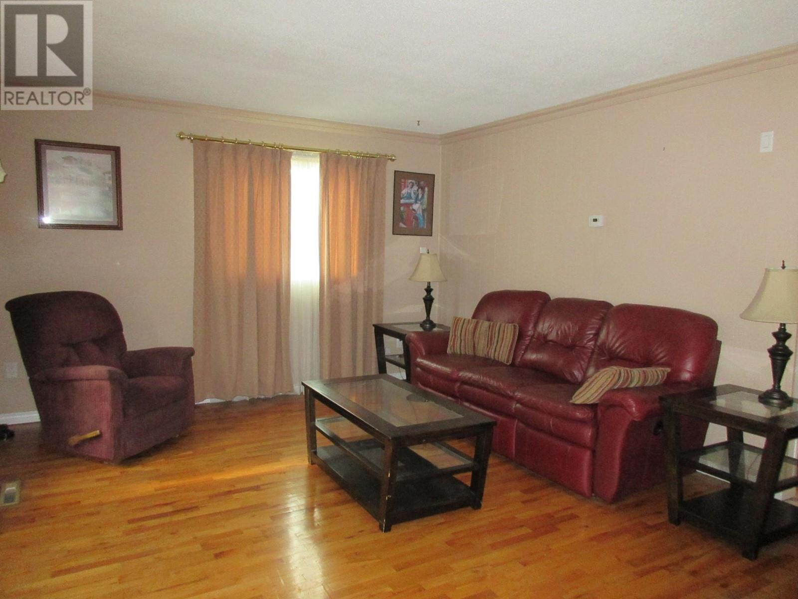 2025 Chapman Street, Merritt, British Columbia  V1K 1B8 - Photo 2 - 180553