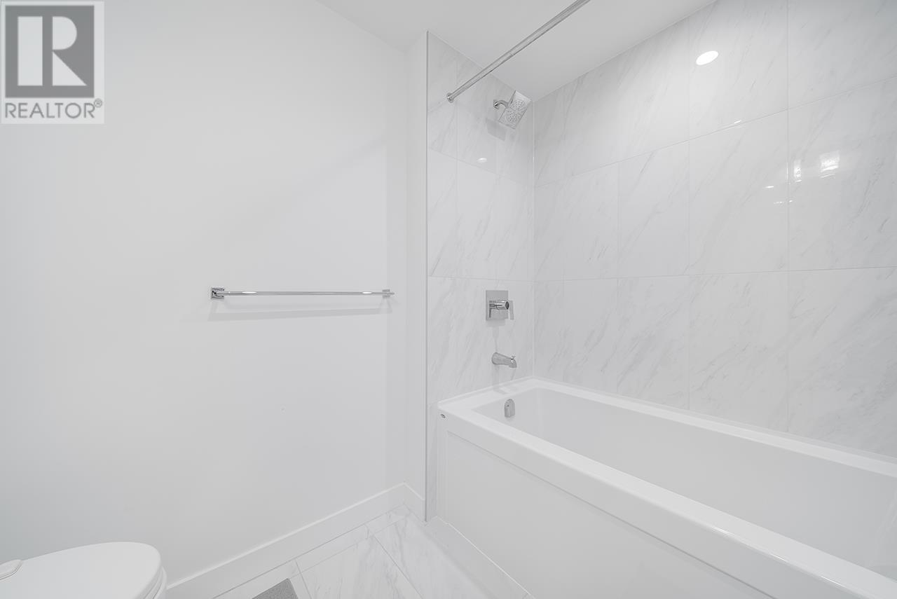 Listing Picture 15 of 24 : 305 2085 SKYLINE COURT, Burnaby / 本拿比 - 魯藝地產 Yvonne Lu Group - MLS Medallion Club Member