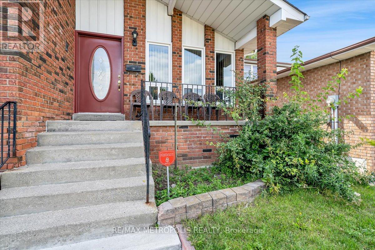 56 Braymore Boulevard, Toronto (Rouge), Ontario  M1B 2N5 - Photo 11 - E9269866