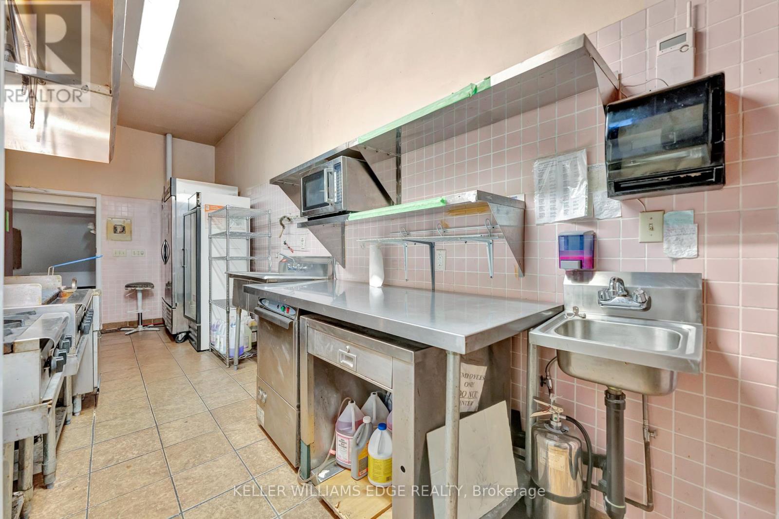 225 Parkdale Avenue N, Hamilton (Normanhurst), Ontario L8H 5X4 - Photo 11 - X9269880