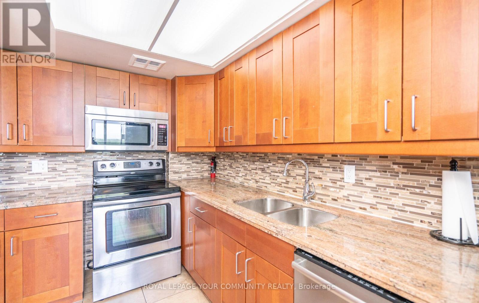 1009 - 10 Markbrook Lane, Toronto (Mount Olive-Silverstone-Jamestown), Ontario  M9V 5E3 - Photo 10 - W9269270