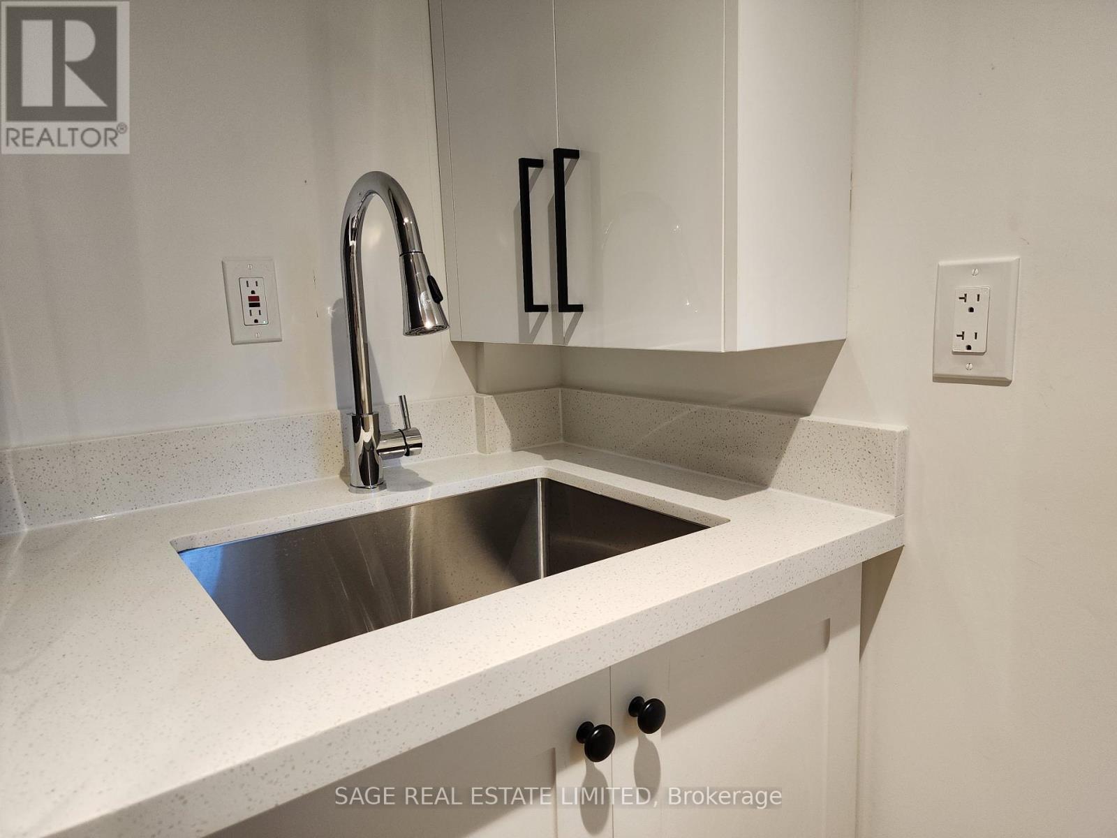 Lower - 92 Curzon Street, Toronto, Ontario  M4M 3B4 - Photo 8 - E9269968