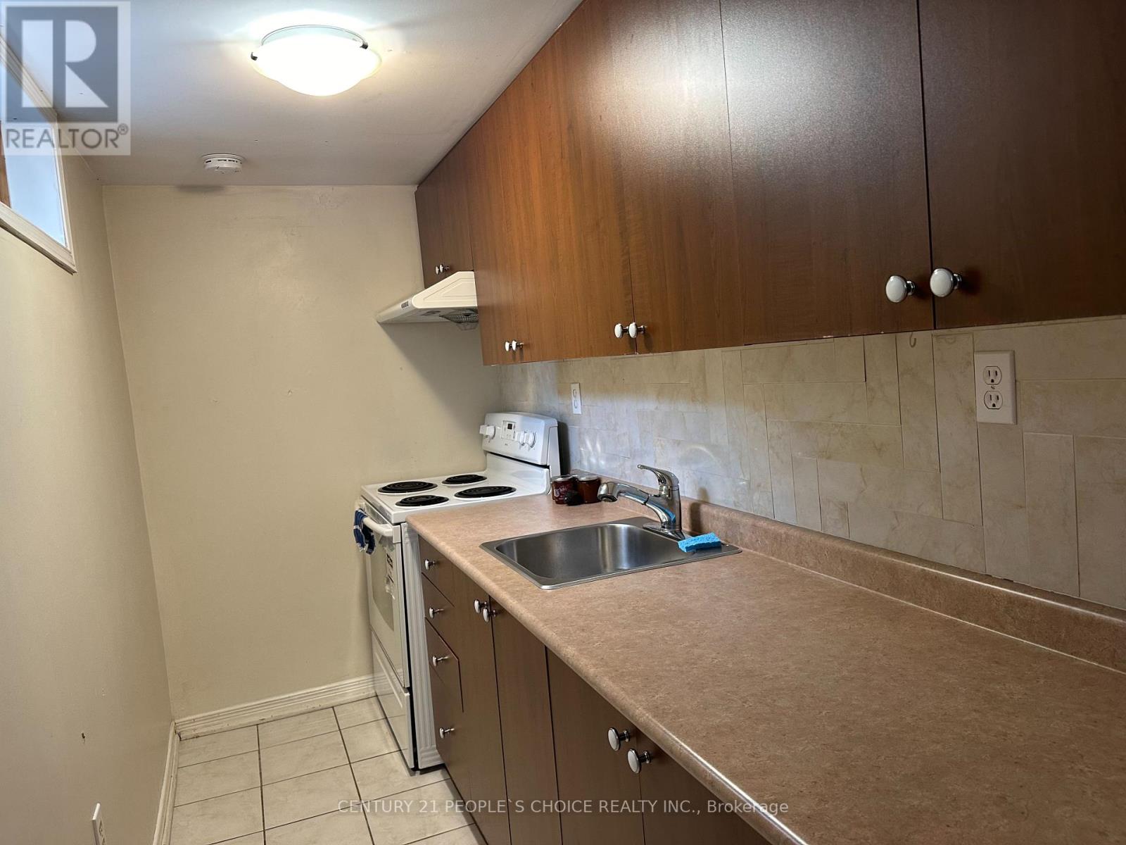 Bsmt - 37 Hun Crescent, Toronto (West Humber-Clairville), Ontario  M9V 4G3 - Photo 5 - W9267672