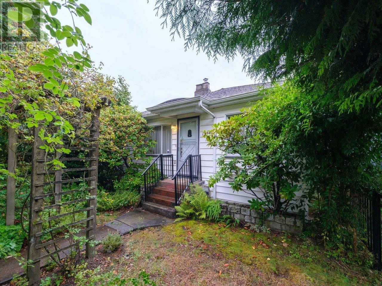 1108 W 64th Avenue, Vancouver, British Columbia  V6P 2M6 - Photo 2 - R2918328