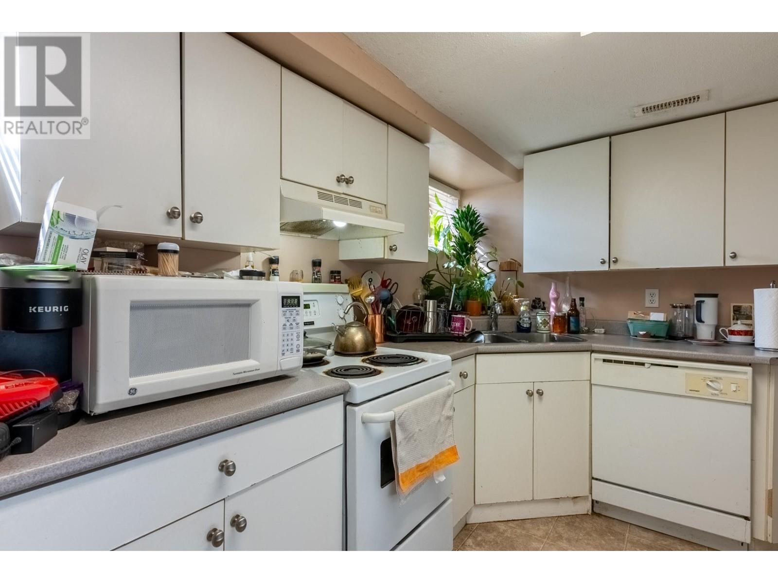 923 12th Street, Kamloops, British Columbia  V2B 3C3 - Photo 21 - 180559