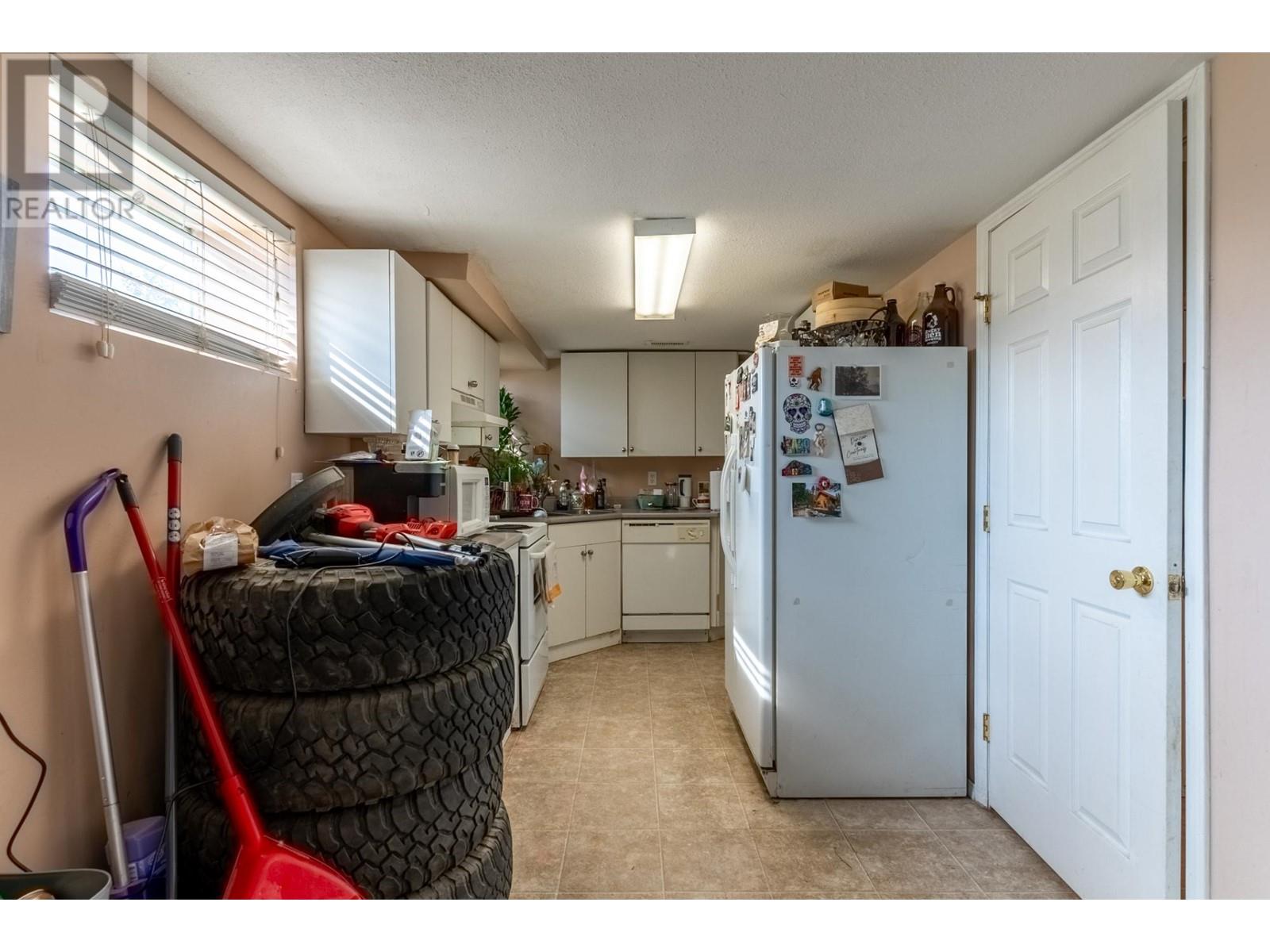 923 12th Street, Kamloops, British Columbia  V2B 3C3 - Photo 22 - 180559