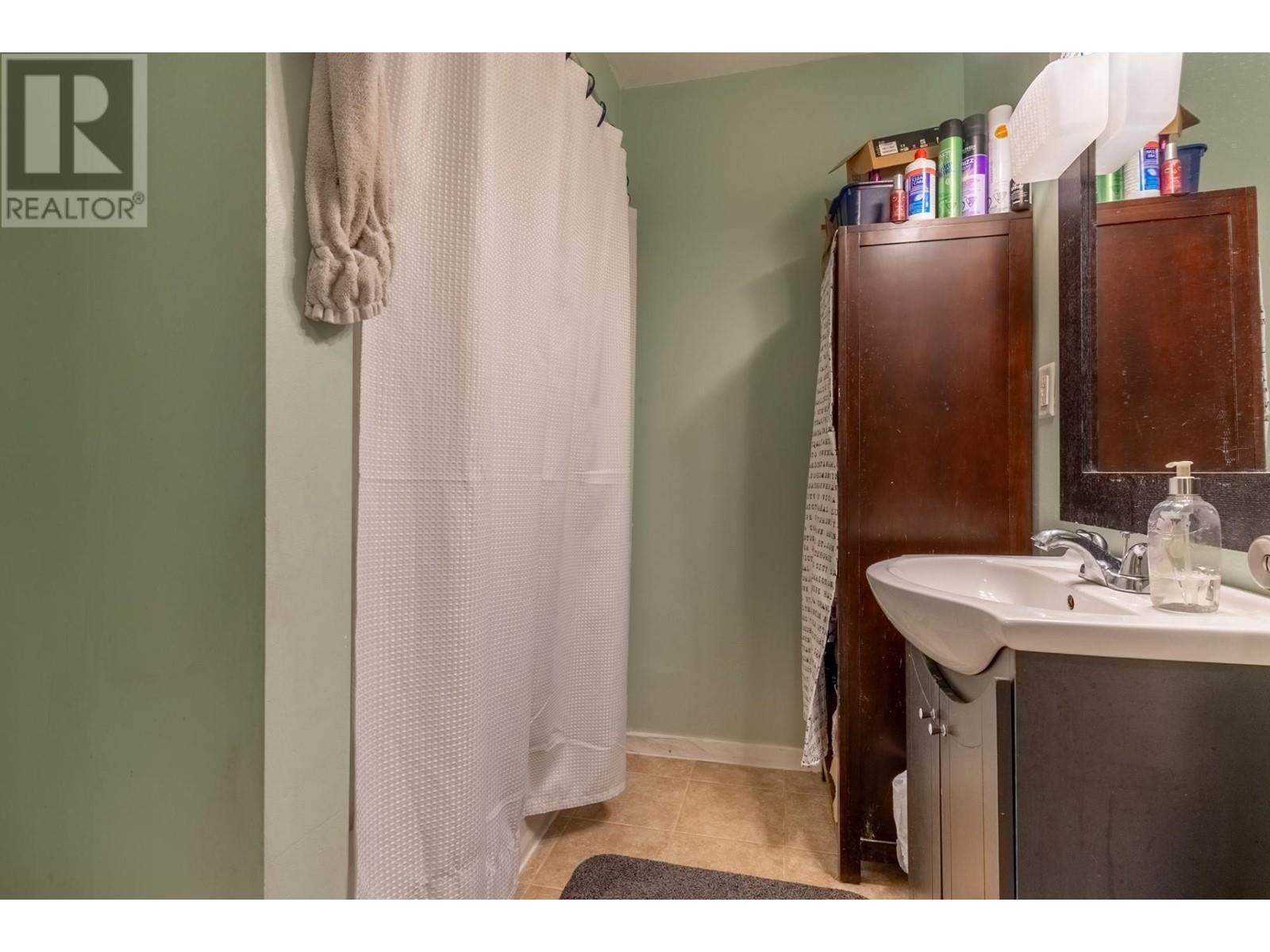 923 12th Street, Kamloops, British Columbia  V2B 3C3 - Photo 8 - 180559